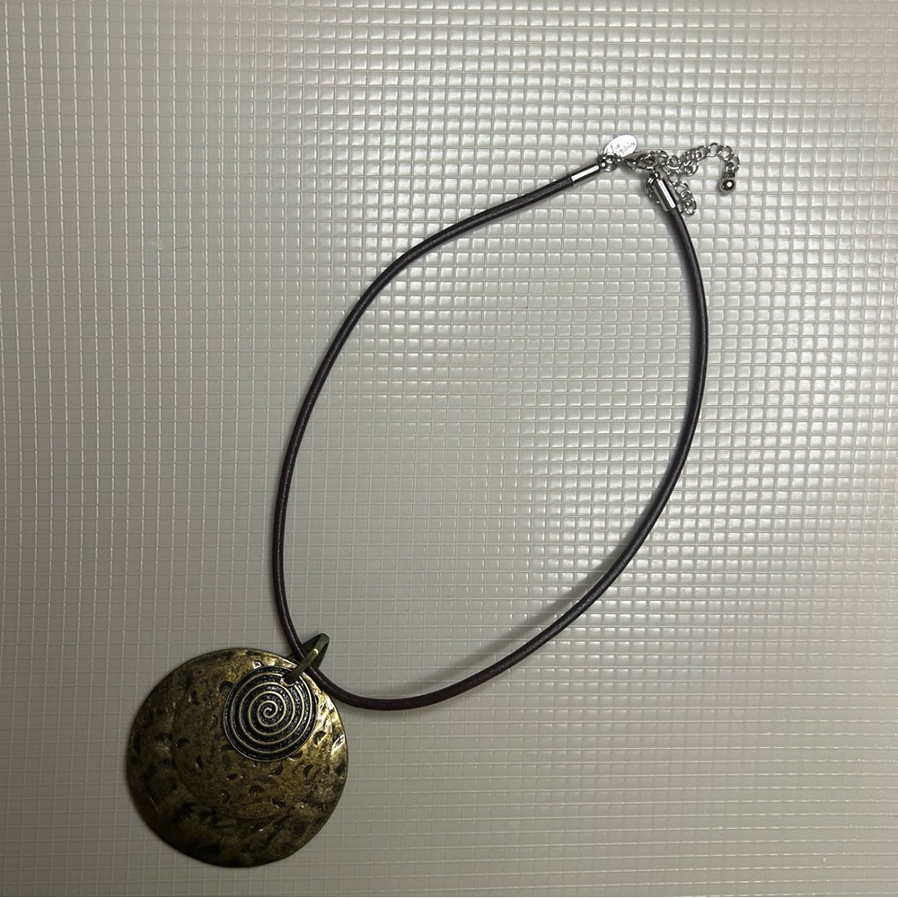 Gold Pendant Necklace